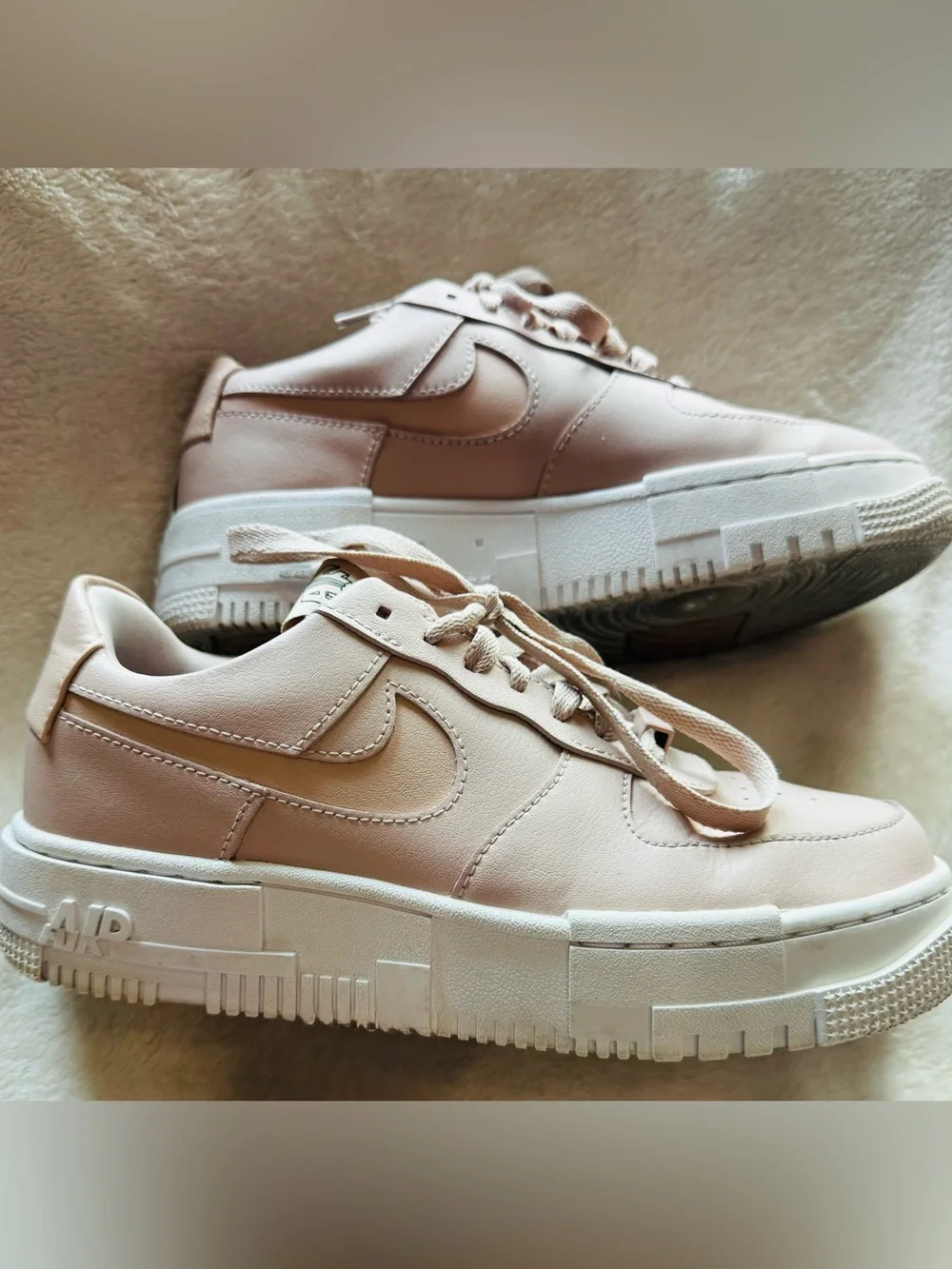 Nike Air Force 1 Pixel sneakers